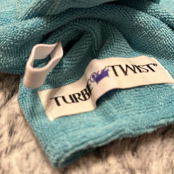 SPA BELLA MICROFIBER HAIR TURBAN NWT! COLOR BLUE… - Picture 4 of 4